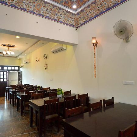 Hotel Surya Garh Dźajpur Zewnętrze zdjęcie