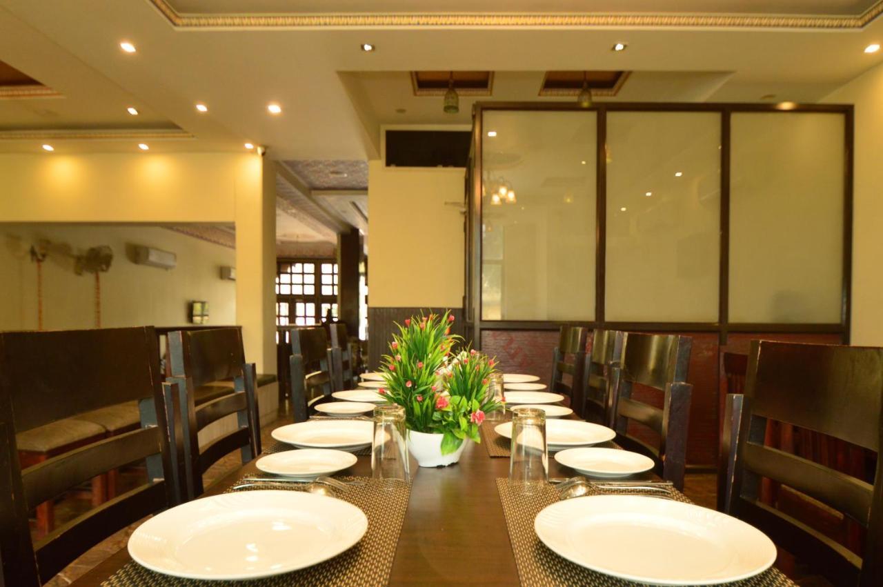 Hotel Surya Garh Dźajpur Zewnętrze zdjęcie